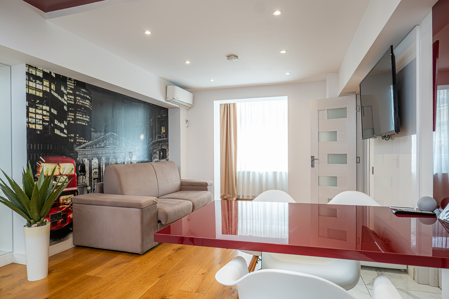 London Design Apartment for business travellers staying on Calea Victoriei Bucharest